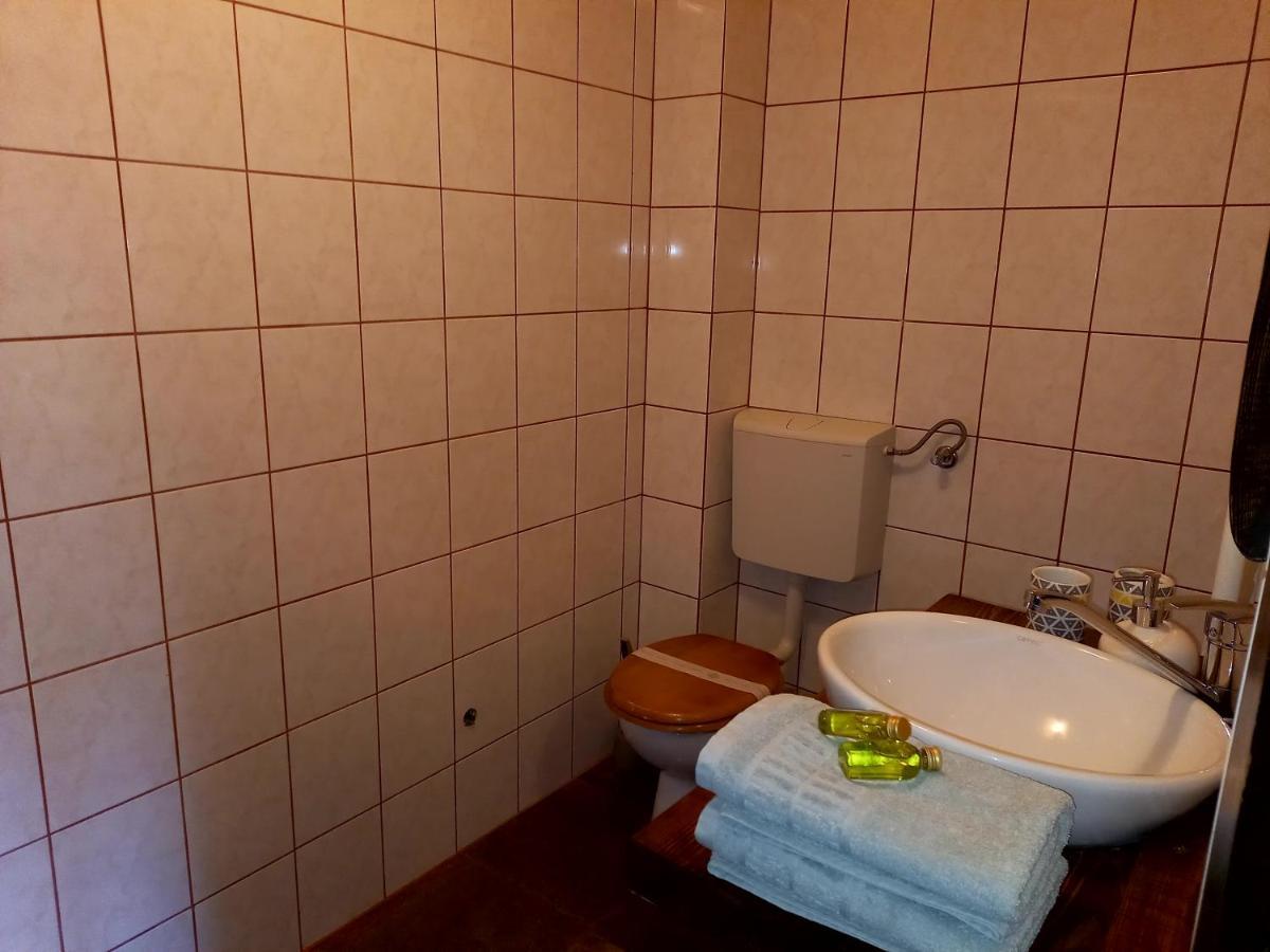 Appartamento Apartman Nada Fužine Esterno foto